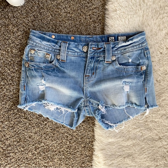 Miss Me NWOT denim shorts - Picture 2 of 2